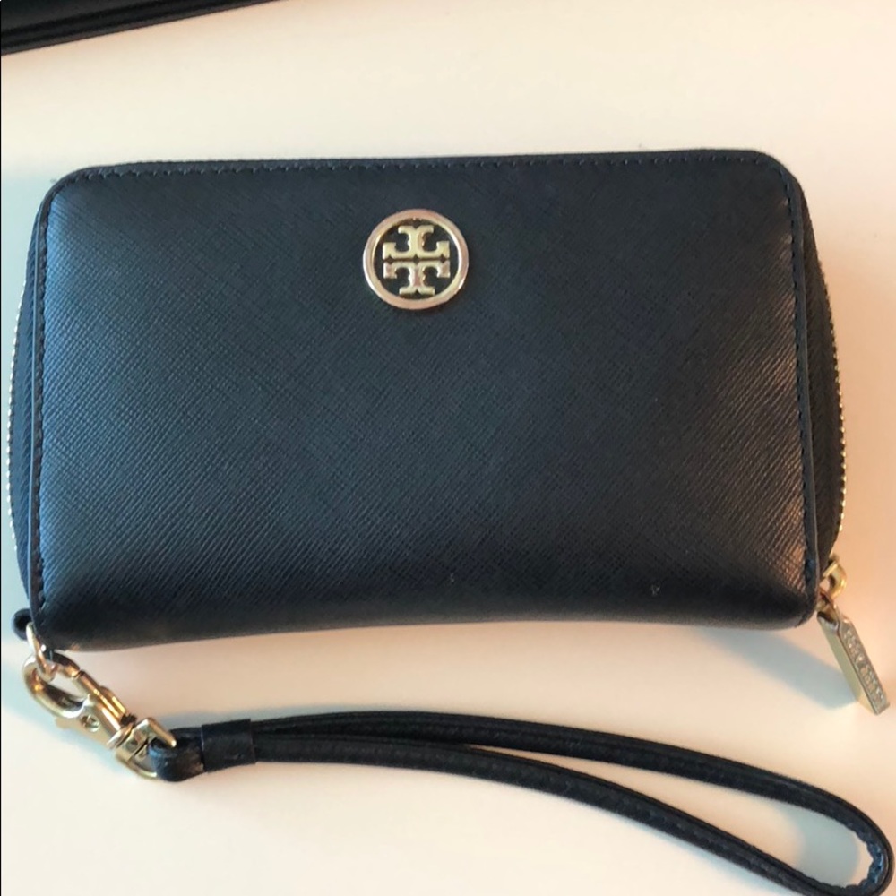 Tory Burch Robinson wristlet